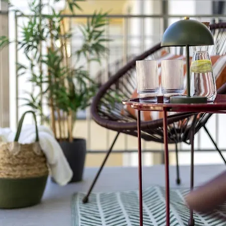 Stylish With Terrace Near New York Cafe 2 *
